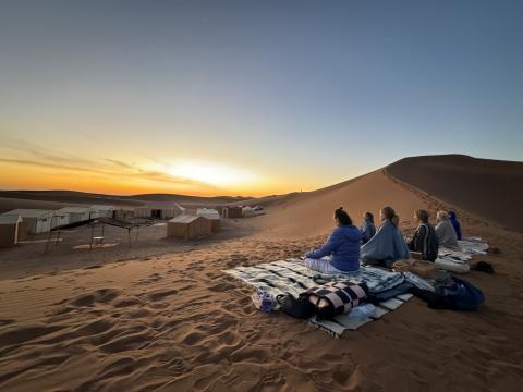 voyage yoga dans le desert marocain